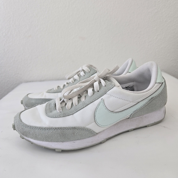 Nike Daybreak 'Barely Green' Sneakers Size 8.5 - Picture 2 of 16